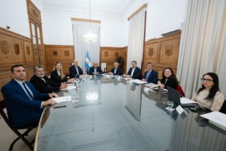 En la Casa Rosada, el Consejo de Mayo empezó a tratar la reforma laboral junto a la UIA y la CGT