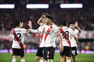 Golazo de Salas para darle la ventaja a River ante Platense: gran jugada, doble pared y definición de "9"