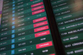 La decisión de los controladores aéreos sobre el paro previsto para el sábado tras reunirse con Trabajo