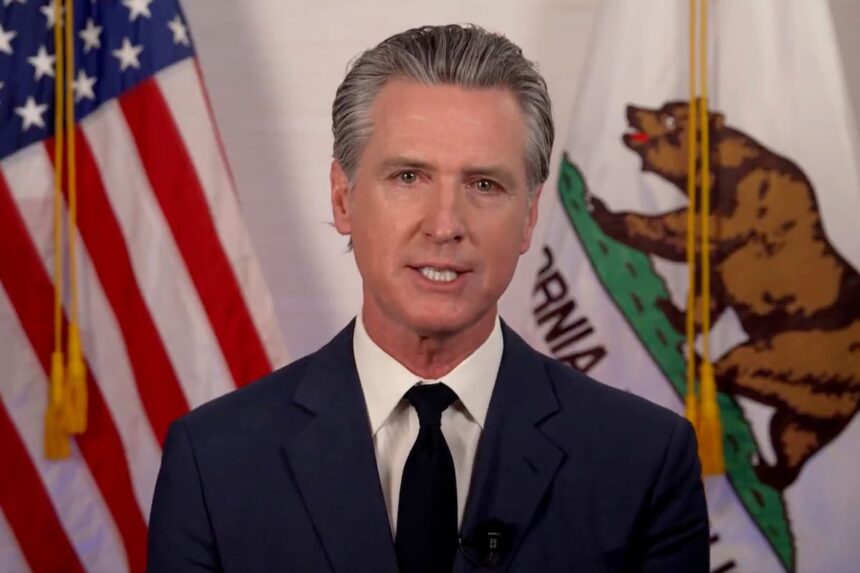 La fuerte reacción de Gavin Newsom al envío de tropas federales a su conferencia de prensa en California