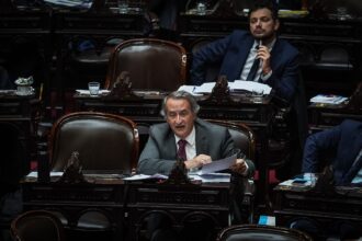 La oposición busca interpelar a Karina Milei y presionar a Francos por el escándalo