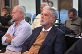 Piden cuatro años y ocho meses de prisión para De Vido por el pago de comisiones a empresas de la familia Dromi