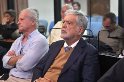 Piden cuatro años y ocho meses de prisión para De Vido por el pago de comisiones a empresas de la familia Dromi