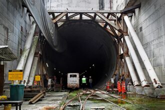 Un túnel donde conviven la desidia y la corrupción
