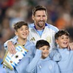 Así fue el emotivo ingreso de Lionel Messi y otros jugadores de la selección con sus hijos