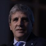 Caputo le habló al “mercado” y advirtió que venderá “hasta el último dólar” para defender el techo de la banda