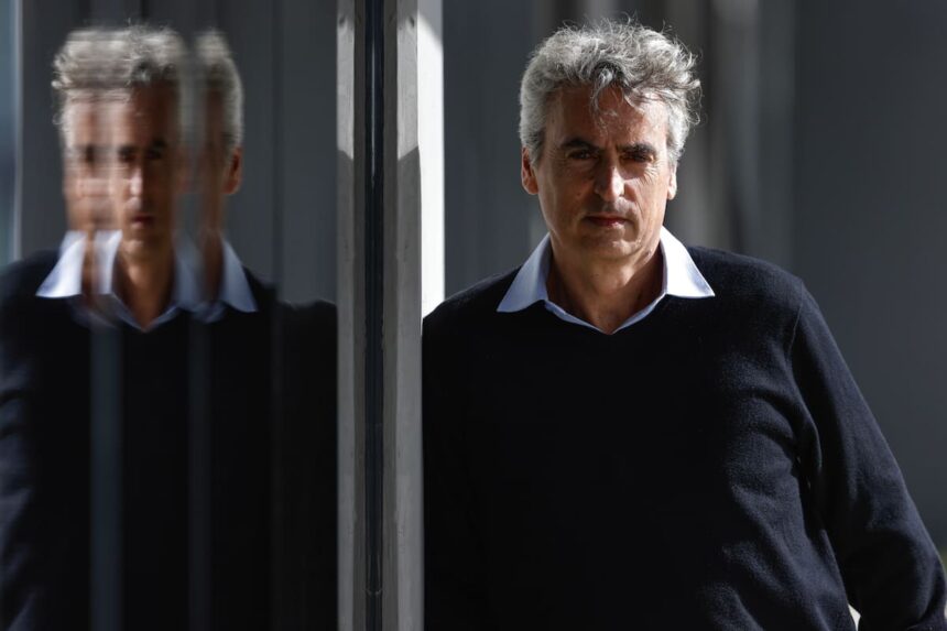 El economista que escapó de la heladería familiar, fue funcionario de Milei y se hizo tenista profesional ¡a los 53!