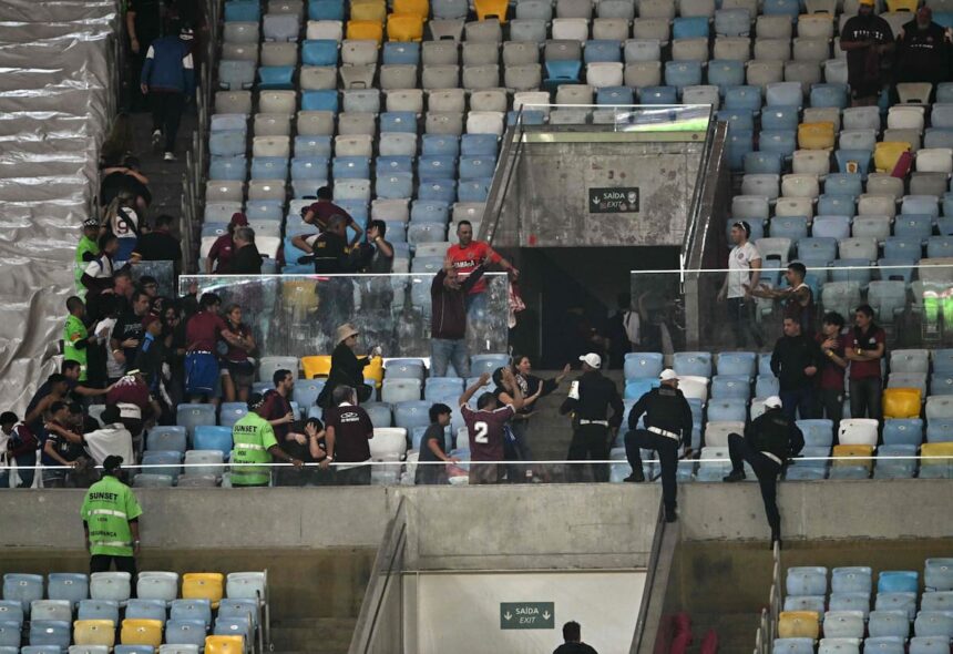 Los videos de los incidentes entre la policía brasileña y los hinchas de Lanús en el Maracaná