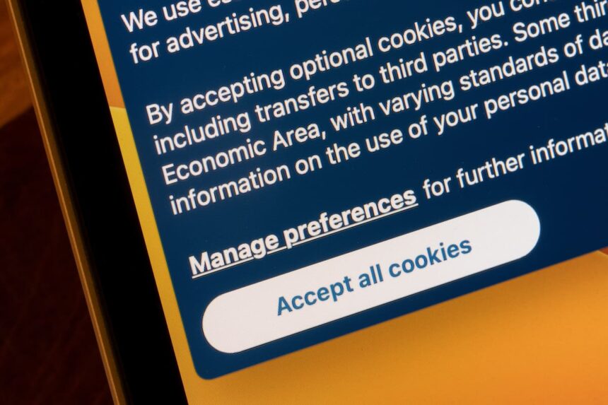Menos carteles al entrar a una página web: Europa propone cambiar una normativa vigente desde 2018
