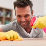 Qué significa limpiar constantemente la casa, según la psicología