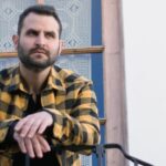 Se enamoró de una chica y su persistencia por conquistarla lo llevó a encontrar su inesperada pasión