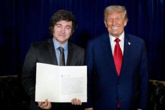¿Por qué rescatar a la Argentina? La cruzada de Trump por su amigo Milei abre una grieta en Washington