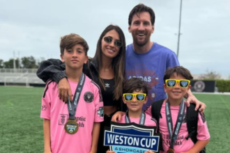Anto Roccuzzo, mamá orgullosa: las fotos que compartió de Ciro capitán, Mateo goleador y Thiago con la misma sombra que Lionel