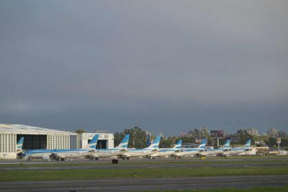 Asamblea de pilotos de Aerolíneas Argentinas: hay 60 vuelos y más de 7000 pasajeros afectados