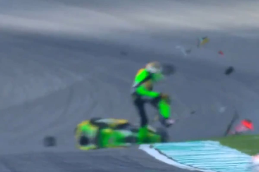 Brutal accidente en el Gran Premio de Malasia del Moto3: dos pilotos chocaron y fueron trasladados en helicóptero