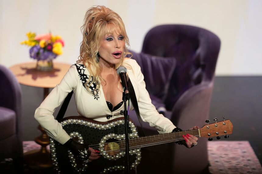 El desesperado pedido de la hermana de Dolly Parton luego de que la cantante cancelara su gira