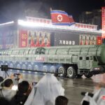 Kim presentó su misil intercontinental más potente y planea probarlo pronto