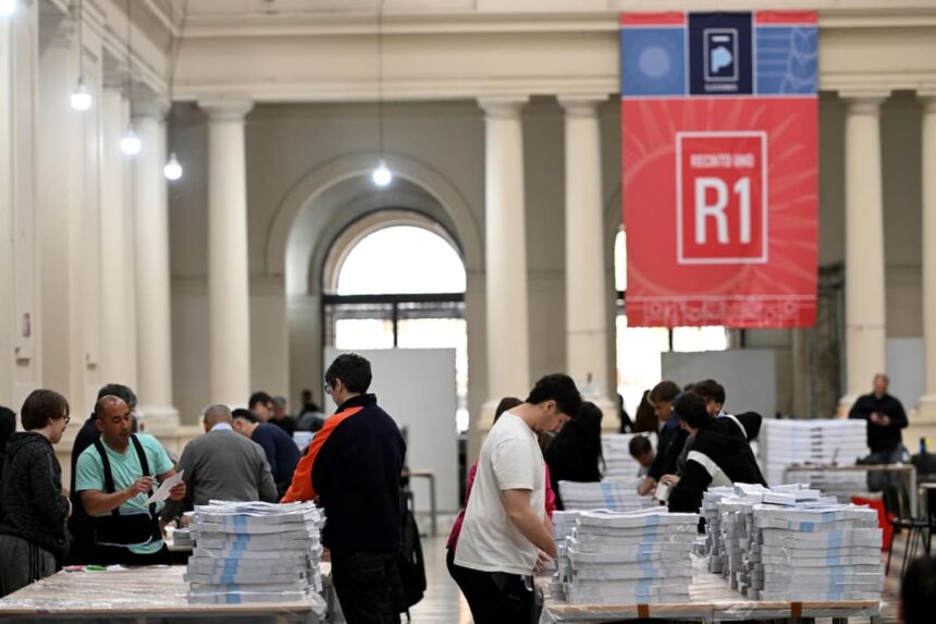 La Libertad Avanza pidió reimprimir las boletas sin la cara de Espert y el juez advirtió que tardaría 15 días