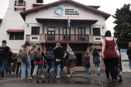 Marcha atrás. - LA NACION