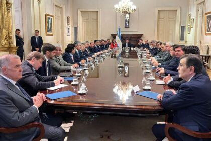 Milei les pedirá a los gobernadores que lo acompañen con el presupuesto y las reformas laboral e impositiva