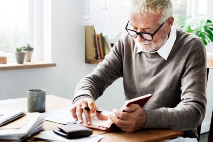 Oficializaron el pago de un bono para jubilados y pensionados en octubre