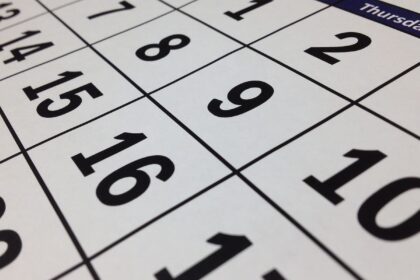 Qué día es feriado, ¿el viernes 10 o el domingo 12 de octubre?