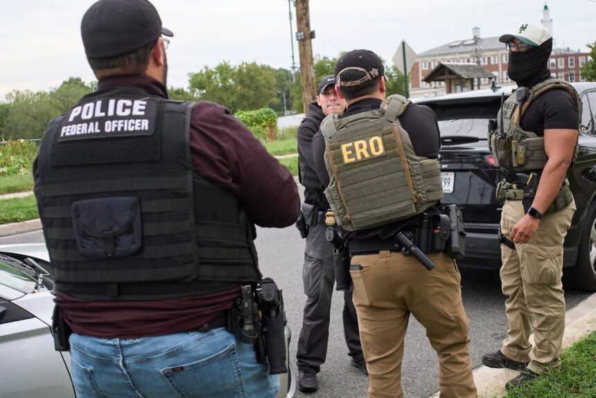 Qué documentos pide ICE al detener a un migrante en Florida