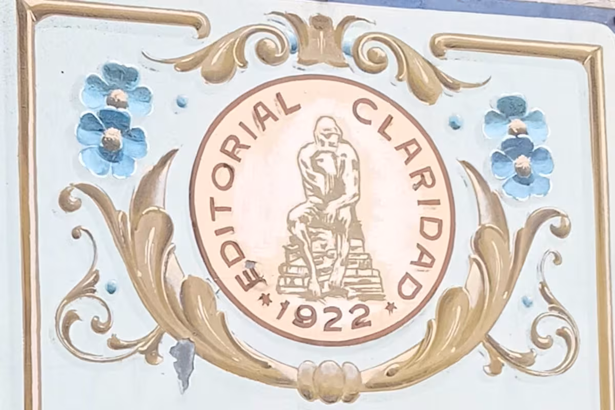 Cómo inventar una poetisa - LA NACION