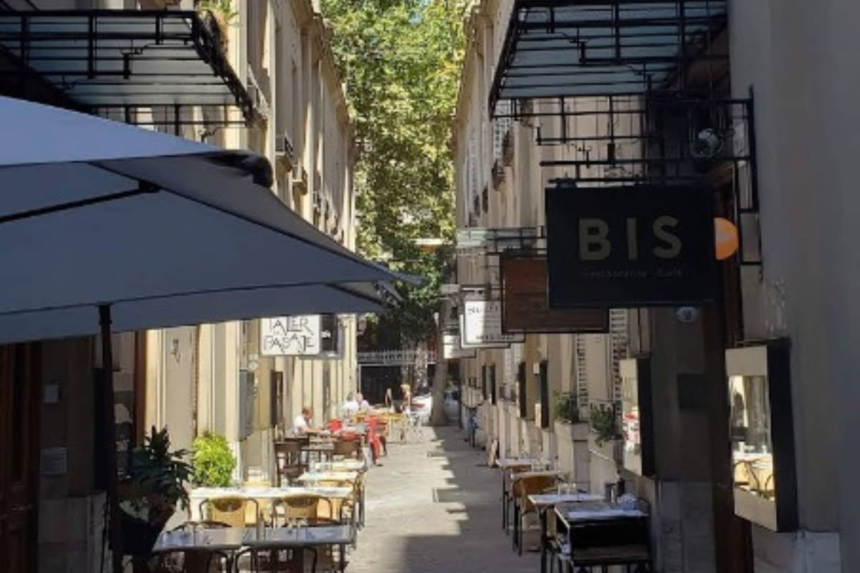 Cuál es el pasaje más angosto de Buenos Aires: pasa desapercibido y tiene un toque europeo sin igual