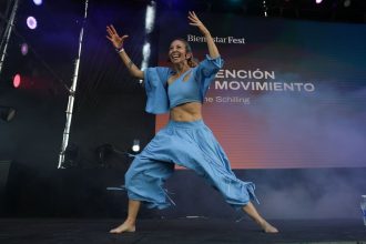 El estallido energético de Dafne Schilling en el Bienestar Fest