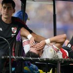 Se conoció la lesión que sufrió Maximiliano Meza en el superclásico y cuánto tiempo estará inactivo