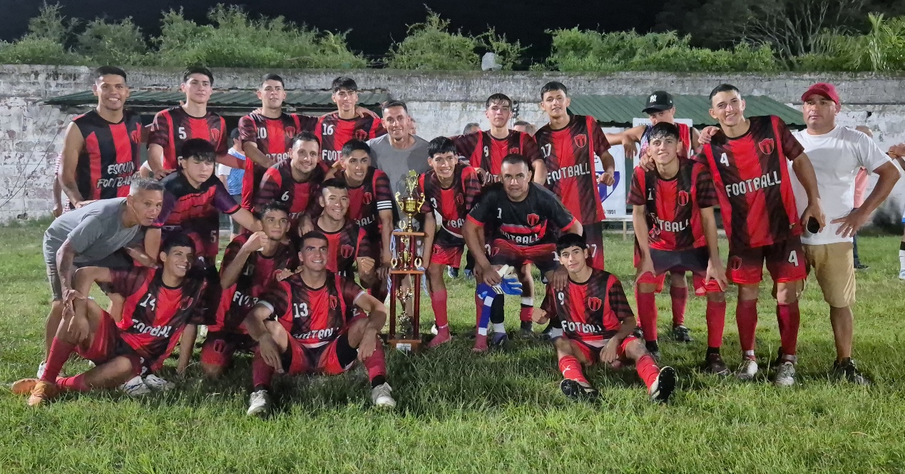 Foot Ball Campeón de Campeones del fútbol esquinense