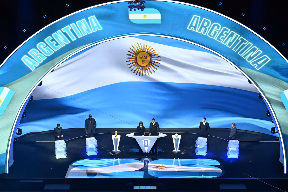 El Mundial empezó con medias verdades, rosca política y un “grupo trampa” para la selección argentina
