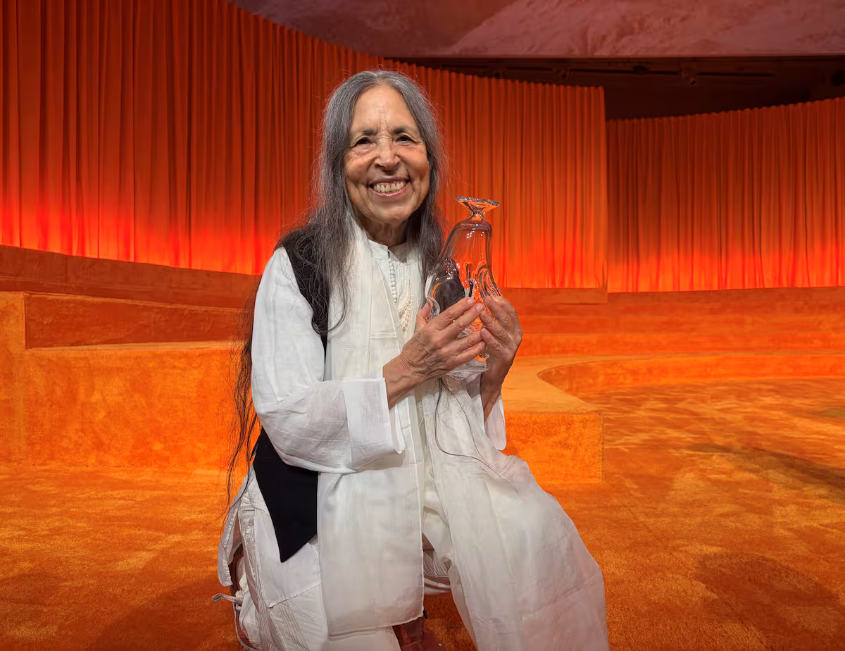 La chilena Cecilia Vicuña fue reconocida con la máxima distinción de los "Oscar del arte"