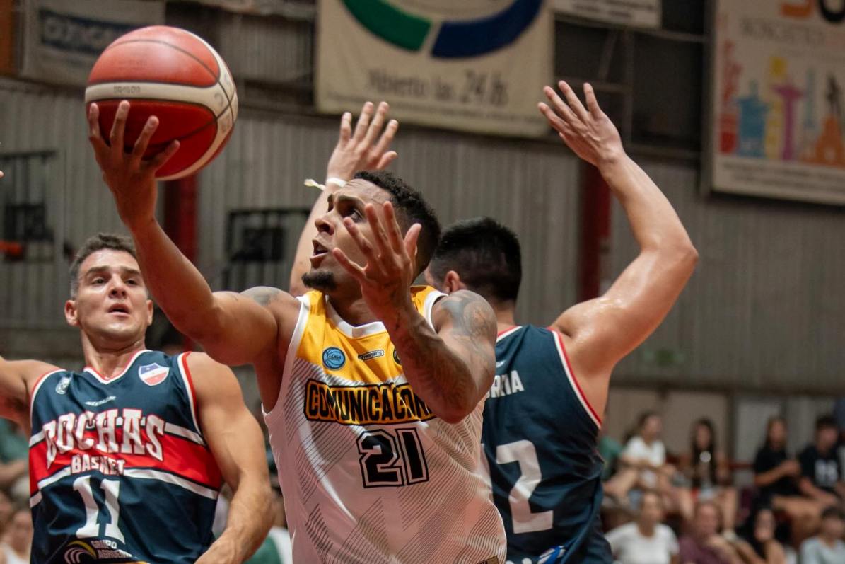 Comunicaciones inició el año con un triunfo en Colonia Caroya