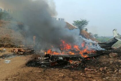 Se estrelló un avión privado en el que viajaba un viceministro de India