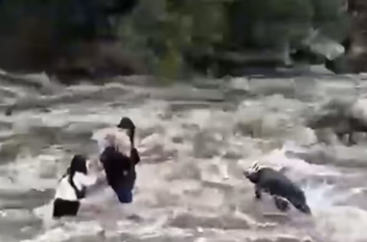 Un ministro de San Luis rescató a un grupo de turistas que había quedado atrapado en un arroyo