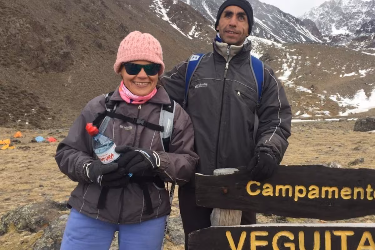 Cartas en braille, amor a ciegas y una vida compartida: la historia del matrimonio mendocino que aprendió a ver con el corazón